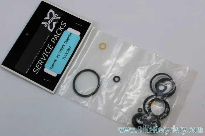 X-Fusion Suspension Service Pack Rebuild Kit: 42-VTRPV-Dmp-601 (2004 to 2006)