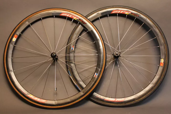 ZIPP 303 Tubular Carbon Wheelset: 700c Campagnolo 9/10/11sp, 20/28H