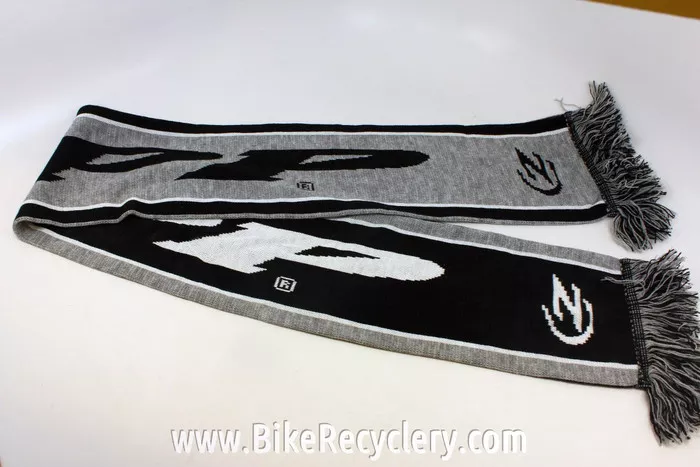 Zipp Speed Weaponry Winter Scarf: Black Grey White